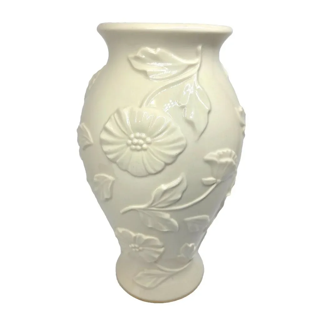 Vintage LENOX 10” Vase POPPY Pattern, creamy ivory AMERICAN BY DESIGN